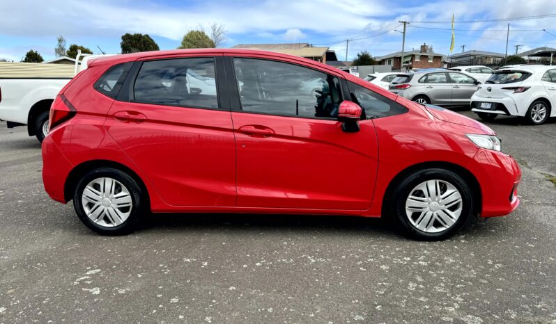 
2019 HONDA JAZZ GF MY20 VTI FWD HATCHBACK 4 Cyl 1.5L full									