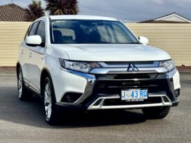 2021 MITSUBISHI OUTLANDER ZL MY21 ES 4WD WAGON 4Cyl 2.4 L, 7 Seater Family Car
