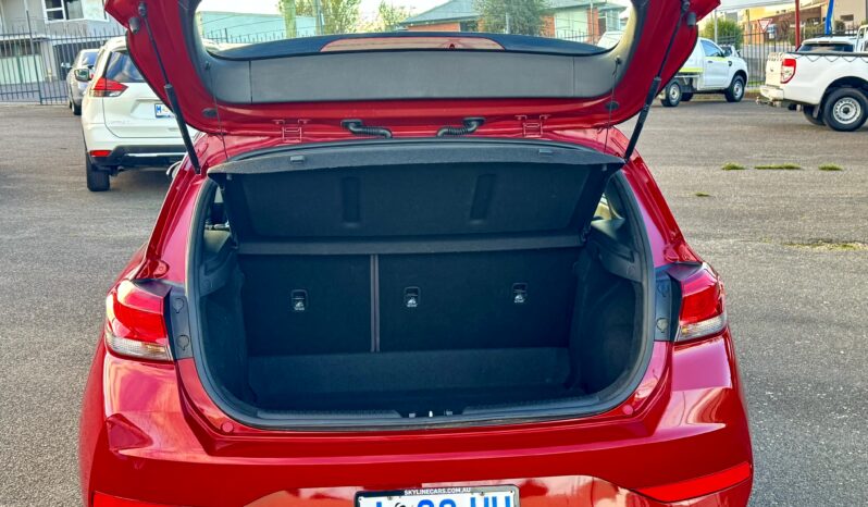 
2020 HYUNDAI I30 PD.V4 MY21 ACTIVE FWD HATCHBACK 4 Cyl 2 L full									