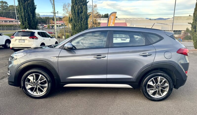 
2017 HYUNDAI TUCSON ACTIVE X (SUNROOF) WAGON FWD 4 Cyl 2 L full									