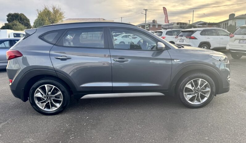 
2017 HYUNDAI TUCSON ACTIVE X (SUNROOF) WAGON FWD 4 Cyl 2 L full									