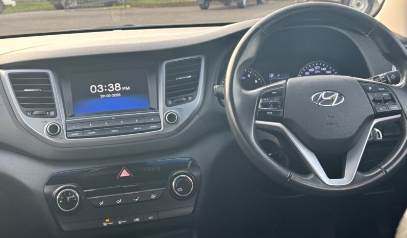 
2017 HYUNDAI TUCSON ACTIVE X (SUNROOF) WAGON FWD 4 Cyl 2 L full									