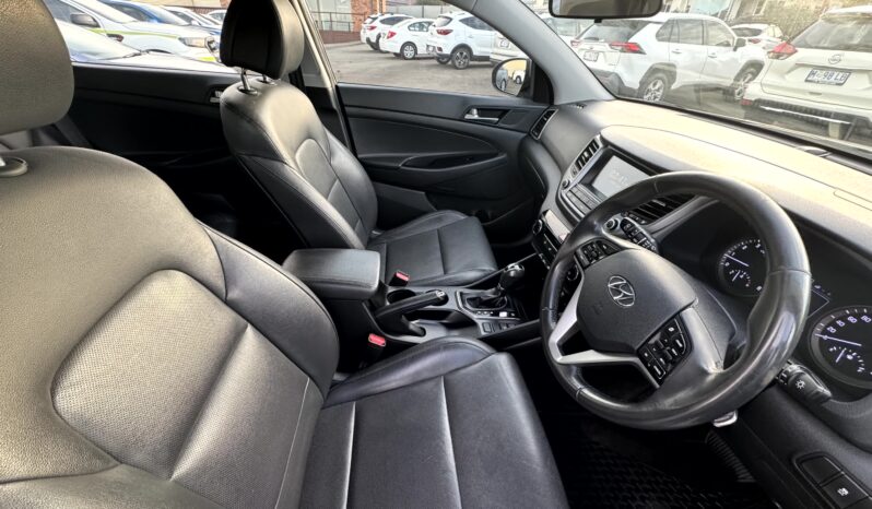 
2017 HYUNDAI TUCSON ACTIVE X (SUNROOF) WAGON FWD 4 Cyl 2 L full									