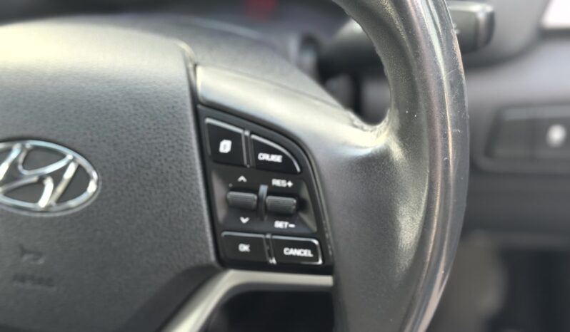 
2017 HYUNDAI TUCSON ACTIVE X (SUNROOF) WAGON FWD 4 Cyl 2 L full									