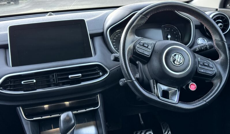 
2021 MG HS SAS23 MY21 ESSENCE X 4WD WAGON 4Cyl 2L full									