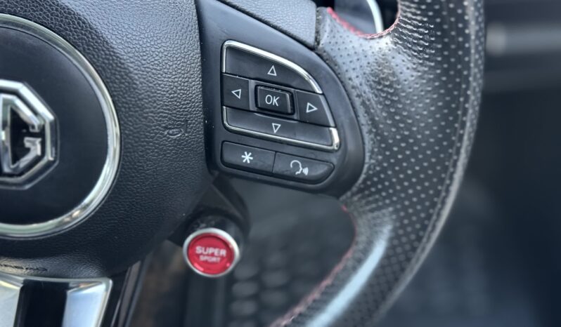 
2021 MG HS SAS23 MY21 ESSENCE X 4WD WAGON 4Cyl 2L full									