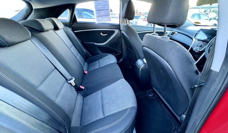 
2016 Hyundai i30 ACTIVE GD4 SERIES 2 Hatchback 4Cyl 1.8 L full									