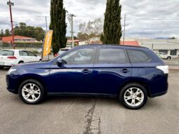 
2013 Mitsubishi OUTLANDER ES (4×4) ZJ MY14 4Cyl 2.4L full									