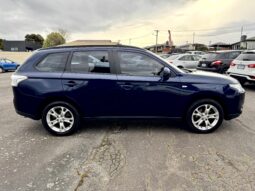 
2013 Mitsubishi OUTLANDER ES (4×4) ZJ MY14 4Cyl 2.4L full									