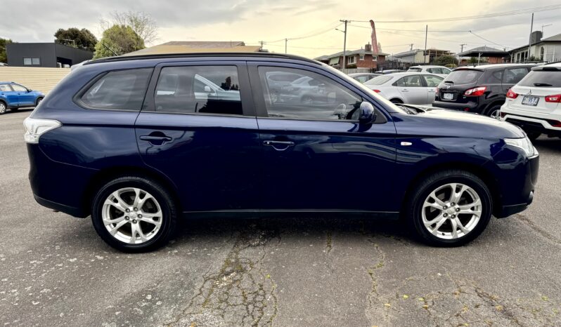 
2013 Mitsubishi OUTLANDER ES (4×4) ZJ MY14 4Cyl 2.4L full									