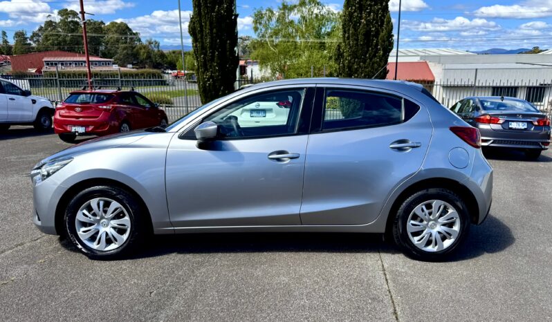
2019 MAZDA2 NEO Hatchback 4Cyl 1.5L full									