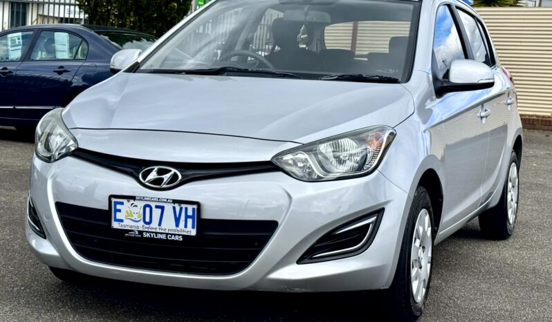 
2013 HYUNDAI i20 ACTIVE PB MY12.5 Hatchback 4Cyl 1.4L full									