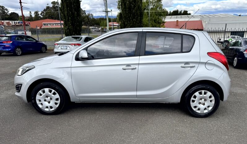 
2013 HYUNDAI i20 ACTIVE PB MY12.5 Hatchback 4Cyl 1.4L full									