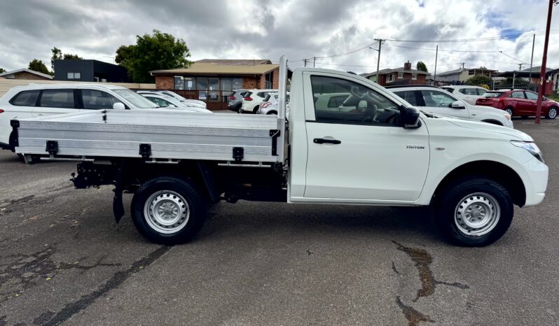 
2018 MITSUBISHI TRITON GLX MQ MY18 DIESEL TURBO C/CHAS 4Cyl 2.4L full									
