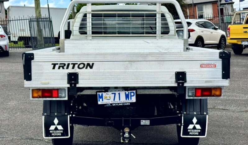 
2018 MITSUBISHI TRITON GLX MQ MY18 DIESEL TURBO C/CHAS 4Cyl 2.4L full									