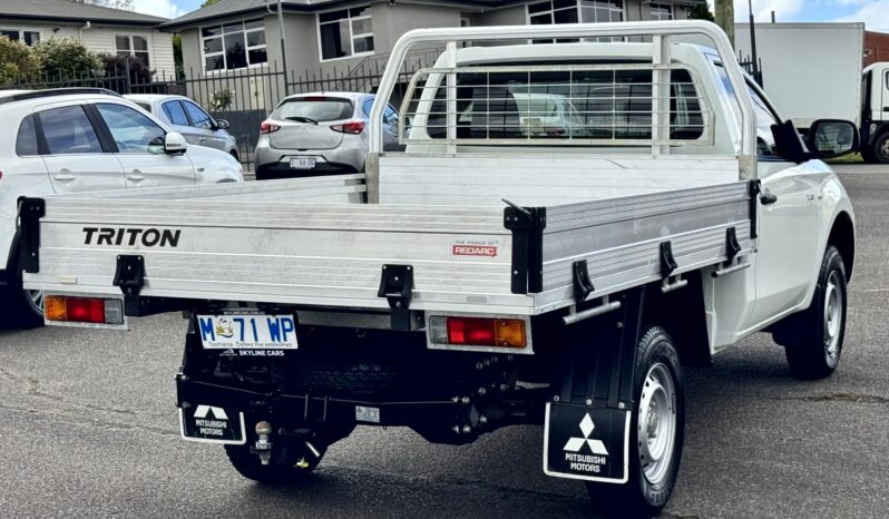 
2018 MITSUBISHI TRITON GLX MQ MY18 DIESEL TURBO C/CHAS 4Cyl 2.4L full									