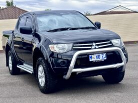 2015 TRITON GLX (4×4) MN MY15 DIESEL TURBO DOUBLE CAB UTILITY 4CYL 2.5L