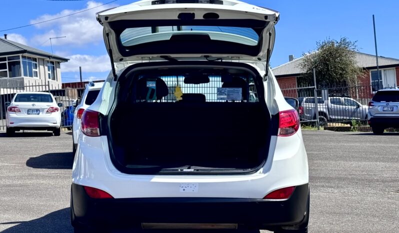 
2012 Hyundai iX35 ELITE (AWD) LM MY11 WAGON DIESEL TURBO 4Cyl 2L full									