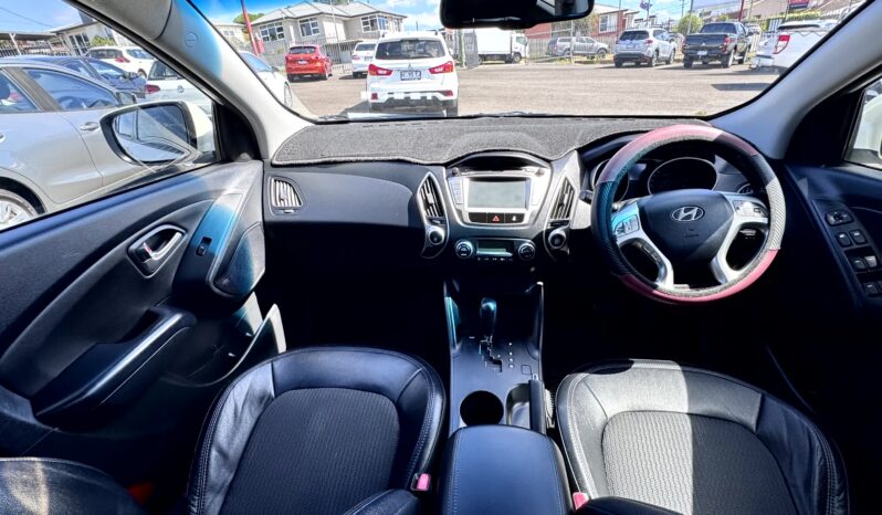 
2012 Hyundai iX35 ELITE (AWD) LM MY11 WAGON DIESEL TURBO 4Cyl 2L full									