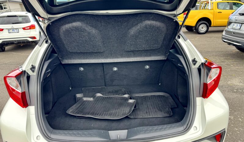 
2018 TOYOTA C-HR (AWD) NGX50R TURBO Wagon 4Cyl 1.2L full									