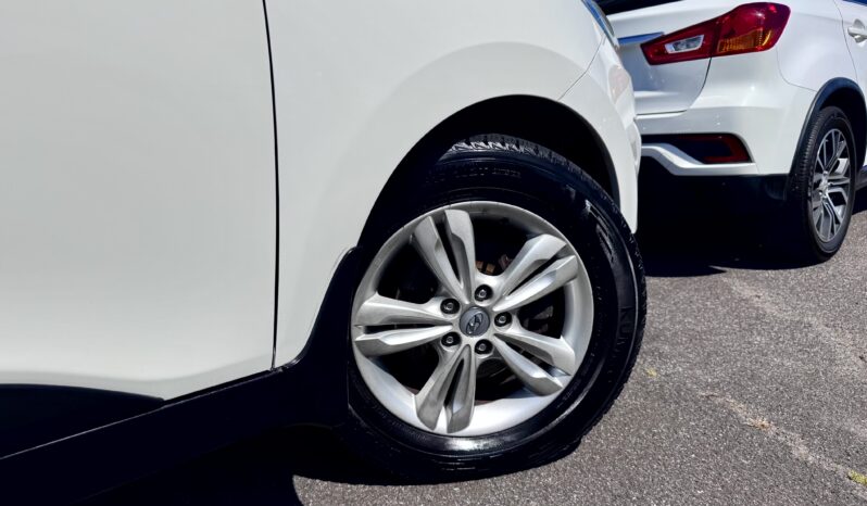 
2012 Hyundai iX35 ELITE (AWD) LM MY11 WAGON DIESEL TURBO 4Cyl 2L full									