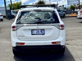 2013 OUTLANDER ES (4×4) ZJ Wagon 4Cyl 2.4L