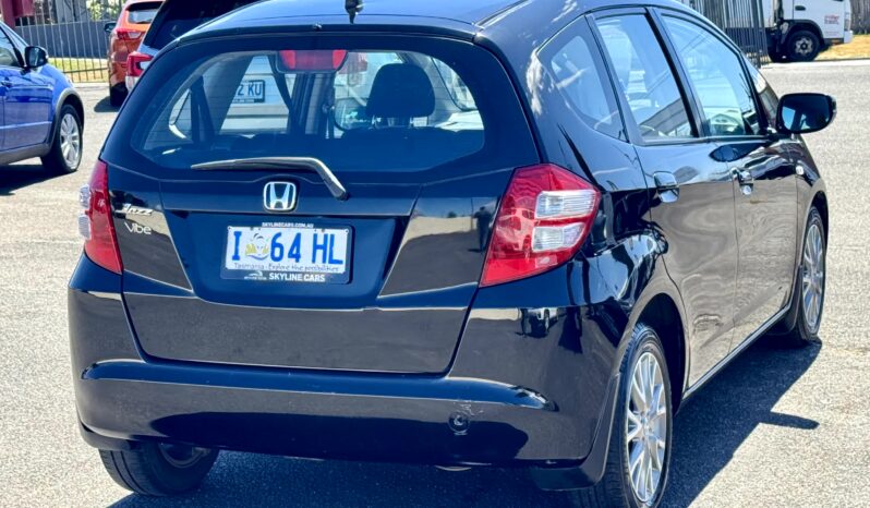 
2010 Honda JAZZ GLi GE Hatchback 4Cyl 1.3L full									