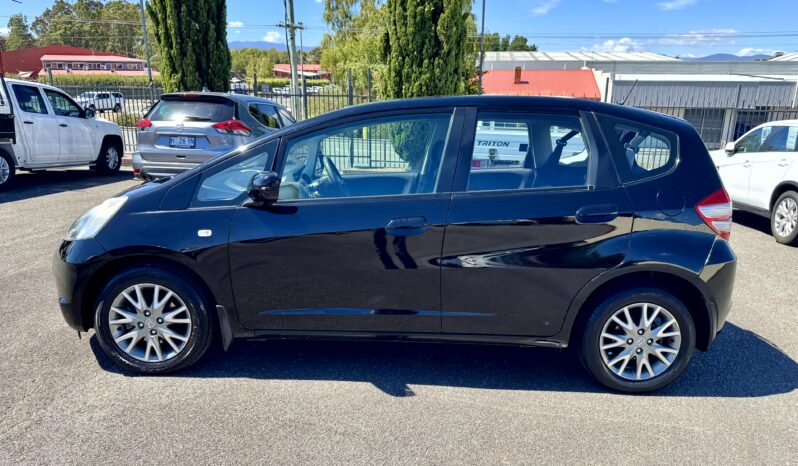 
2010 Honda JAZZ GLi GE Hatchback 4Cyl 1.3L full									