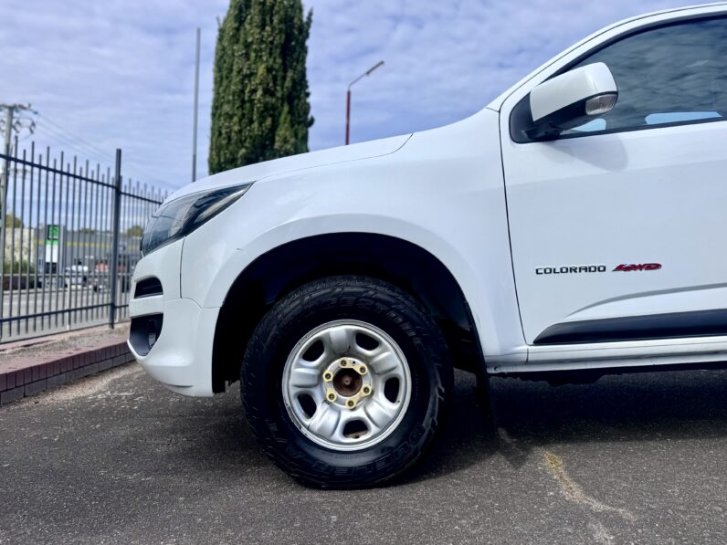 
								2017 Holden COLORADO LS (4×4) RG MY18 Double C/CHAS DIESEL TURBO 4Cyl 2.8L full									