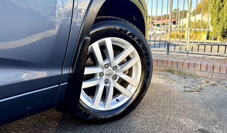 
								2015 Toyota KLUGER GX (4×2) GSU50R Wagon 7 Seater 6Cyl 3.5L full									